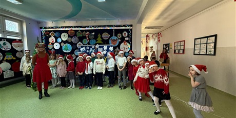 Powiększ grafikę: zyczenia-swiateczne-od-dzieci-ze-swietlicy-667911.jpg