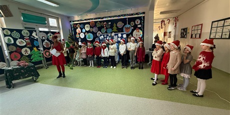 Powiększ grafikę: zyczenia-swiateczne-od-dzieci-ze-swietlicy-667912.jpg