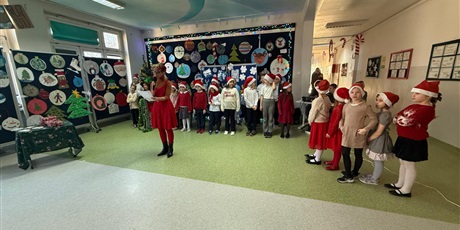 Powiększ grafikę: zyczenia-swiateczne-od-dzieci-ze-swietlicy-667914.jpg