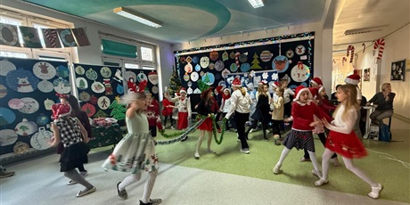 Powiększ grafikę: zyczenia-swiateczne-od-dzieci-ze-swietlicy-667928.jpg