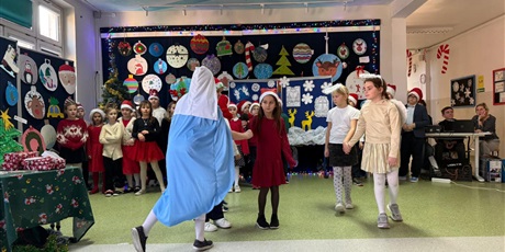 Powiększ grafikę: zyczenia-swiateczne-od-dzieci-ze-swietlicy-667930.jpg