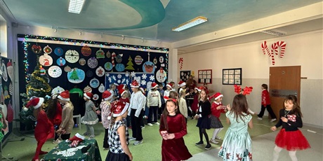 Powiększ grafikę: zyczenia-swiateczne-od-dzieci-ze-swietlicy-667933.jpg