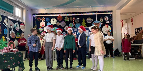 Powiększ grafikę: zyczenia-swiateczne-od-dzieci-ze-swietlicy-667935.jpg