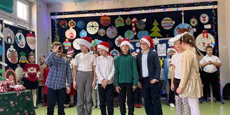 Powiększ grafikę: zyczenia-swiateczne-od-dzieci-ze-swietlicy-667938.jpg