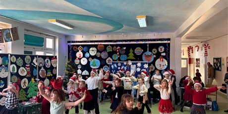 Powiększ grafikę: zyczenia-swiateczne-od-dzieci-ze-swietlicy-667941.jpg