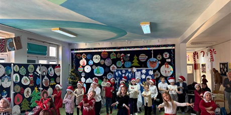 Powiększ grafikę: zyczenia-swiateczne-od-dzieci-ze-swietlicy-667944.jpg