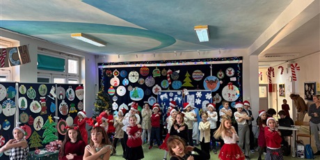 Powiększ grafikę: zyczenia-swiateczne-od-dzieci-ze-swietlicy-667946.jpg