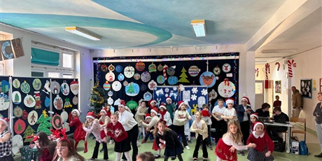 Powiększ grafikę: zyczenia-swiateczne-od-dzieci-ze-swietlicy-667949.jpg