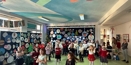 Powiększ grafikę: zyczenia-swiateczne-od-dzieci-ze-swietlicy-667952.jpg