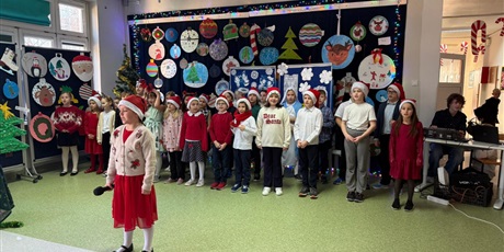 Powiększ grafikę: zyczenia-swiateczne-od-dzieci-ze-swietlicy-667958.jpg