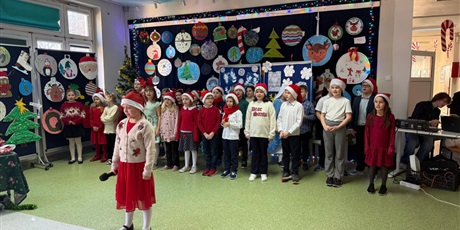 Powiększ grafikę: zyczenia-swiateczne-od-dzieci-ze-swietlicy-667960.jpg