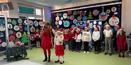 Powiększ grafikę: zyczenia-swiateczne-od-dzieci-ze-swietlicy-667963.jpg